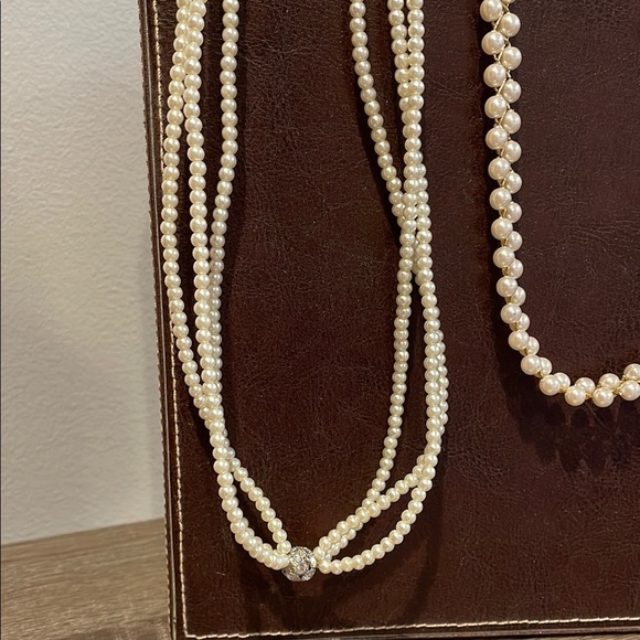 Vintage Necklaces: Set of Fashion Pearl Necklaces - Picture 2 of 8